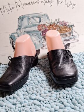 Eurostep Black Leather Clogs